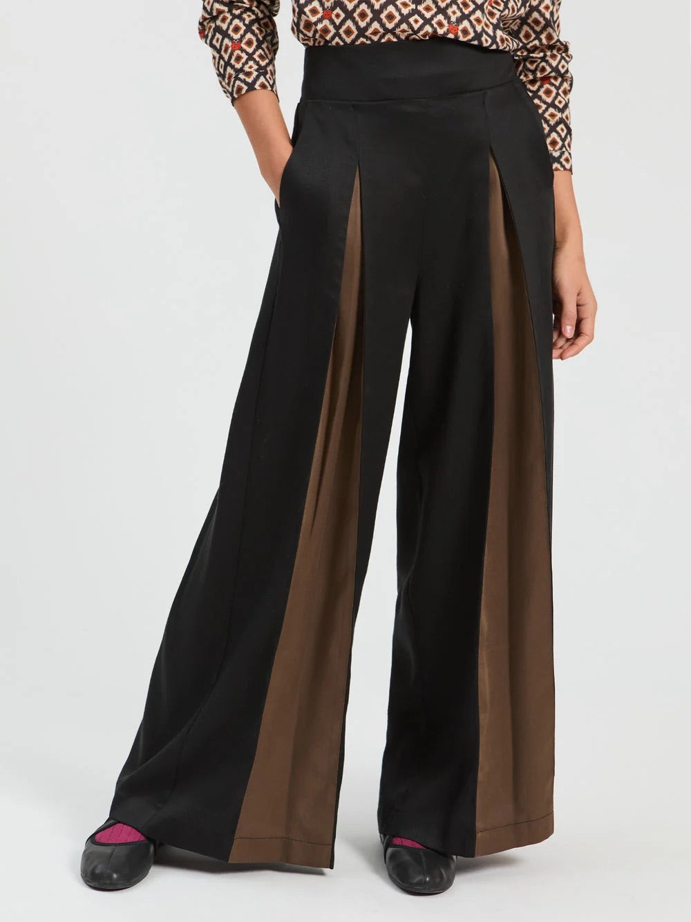 TROUSER W/ BROWN INSERT