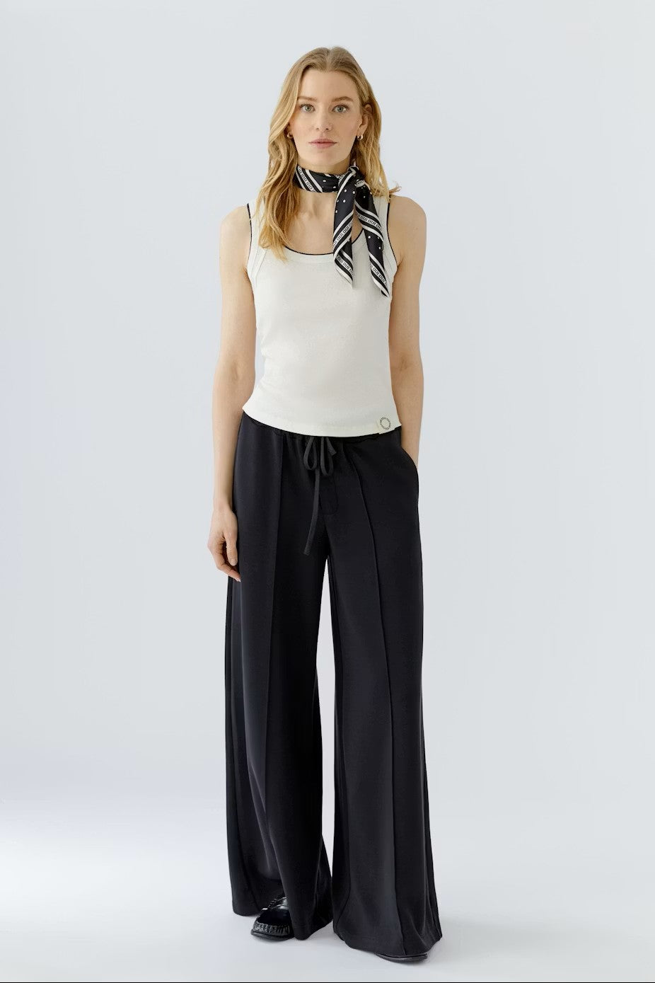 OUI SCARF BLK & OFF WHITE
