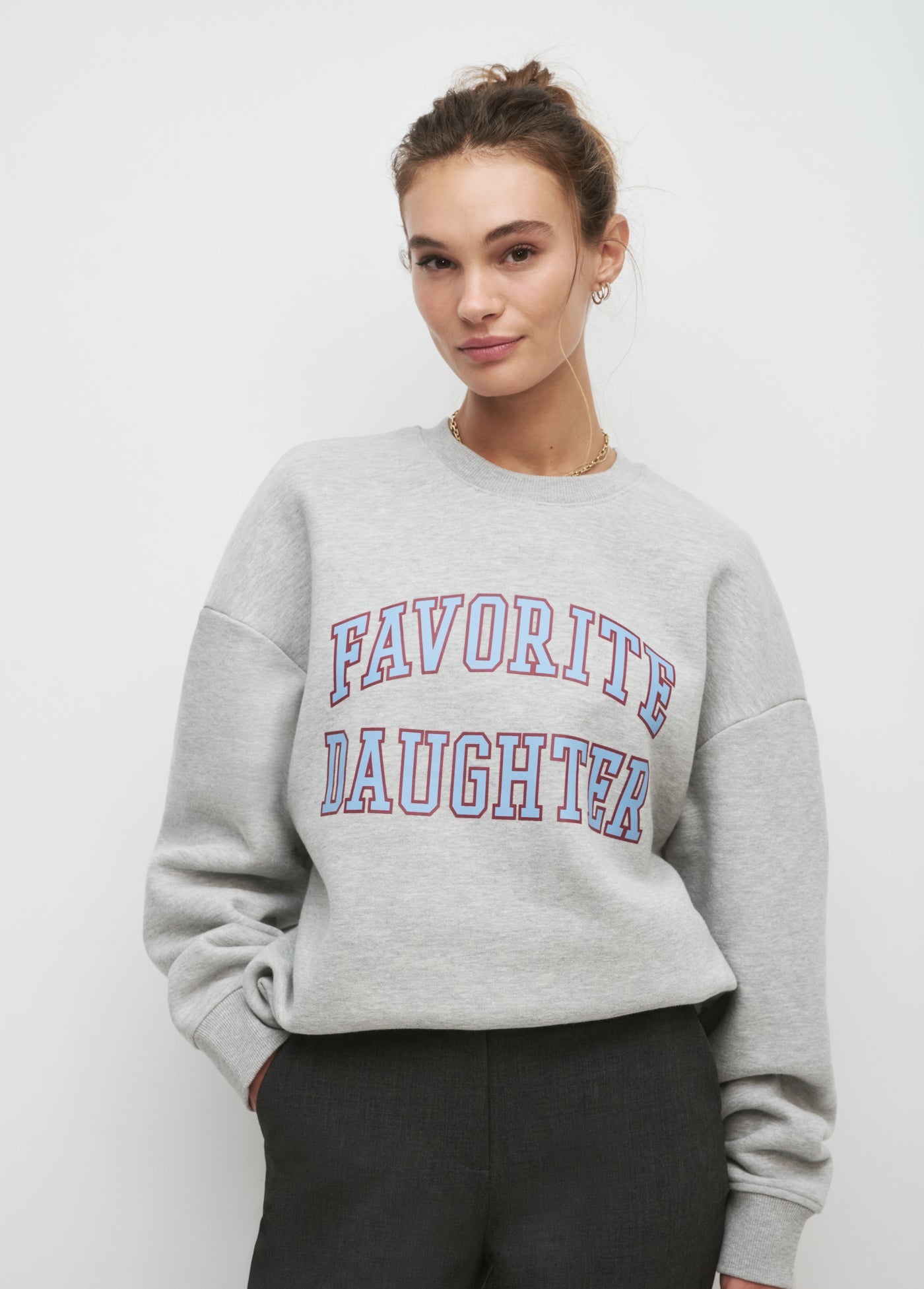 THE COLLEGIATE SWEATSHIRT