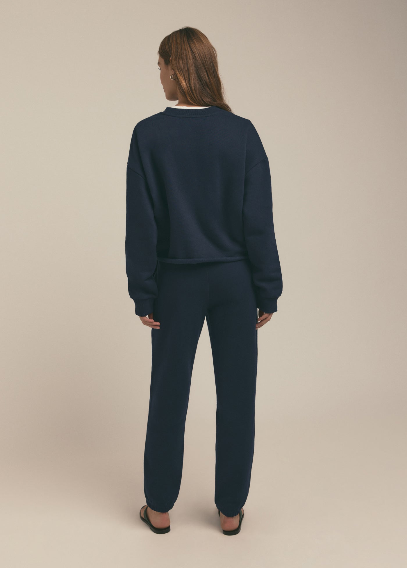 CROPPED COLLEGIATE SWEATSHIRT