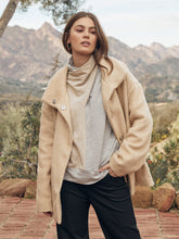 Load image into Gallery viewer, COLORBLOCK TURTLENECK
