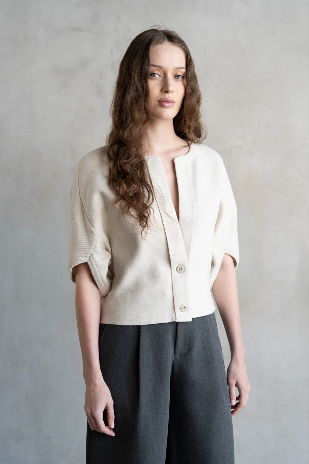 2 BUTTON SHORT SLEEVE CARDIGAN