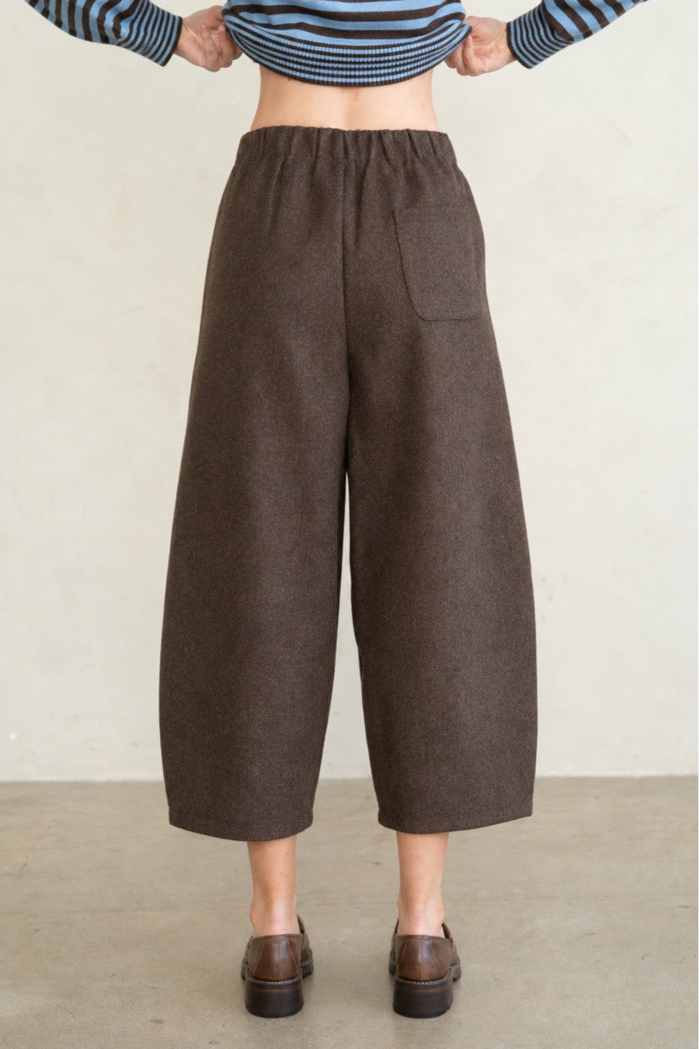 ELASTIC WAIST BARREL TROUSER