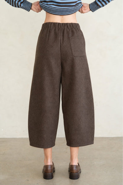 ELASTIC WAIST BARREL TROUSER