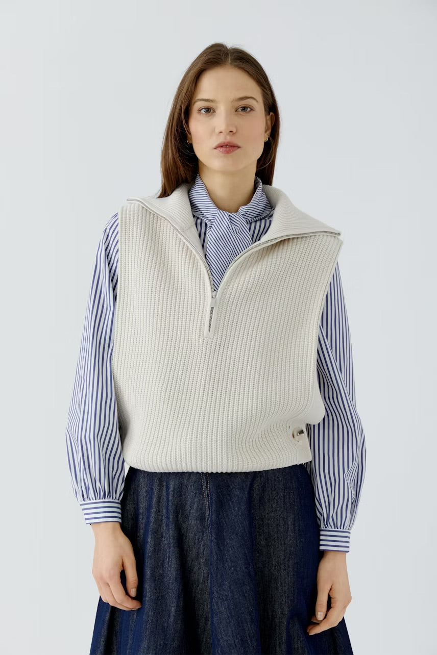 OUI SLEEVELESS ZIP SWEATER