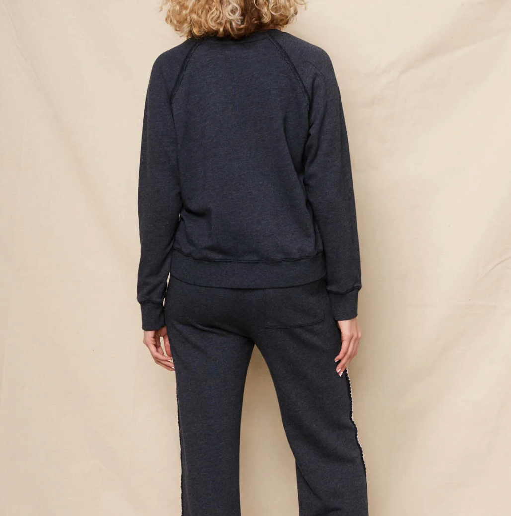 SWEATSHIRT AMOUR EMBROIDERY