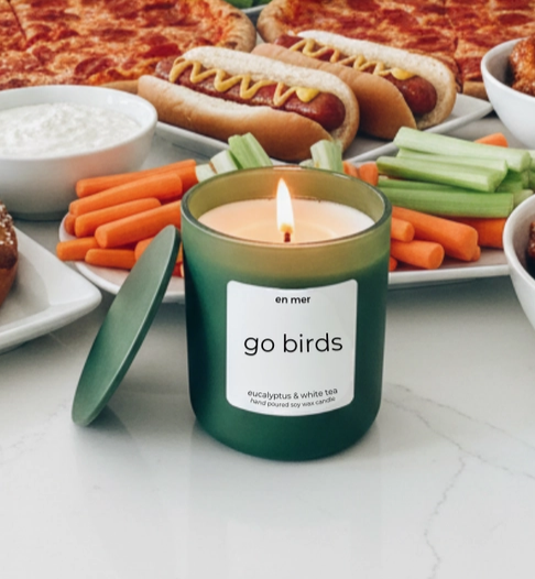 GO BIRDS CANDLE