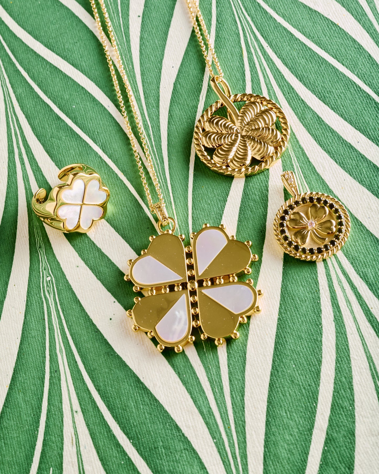 JW LUCKY CLOVER CUTOUT PENDANT COIN CLASSIC ROLO 16-18"