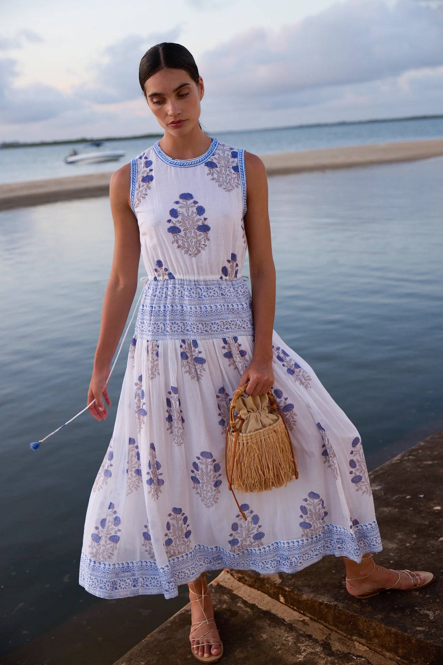 SLEEVELESS PIPED MAXI