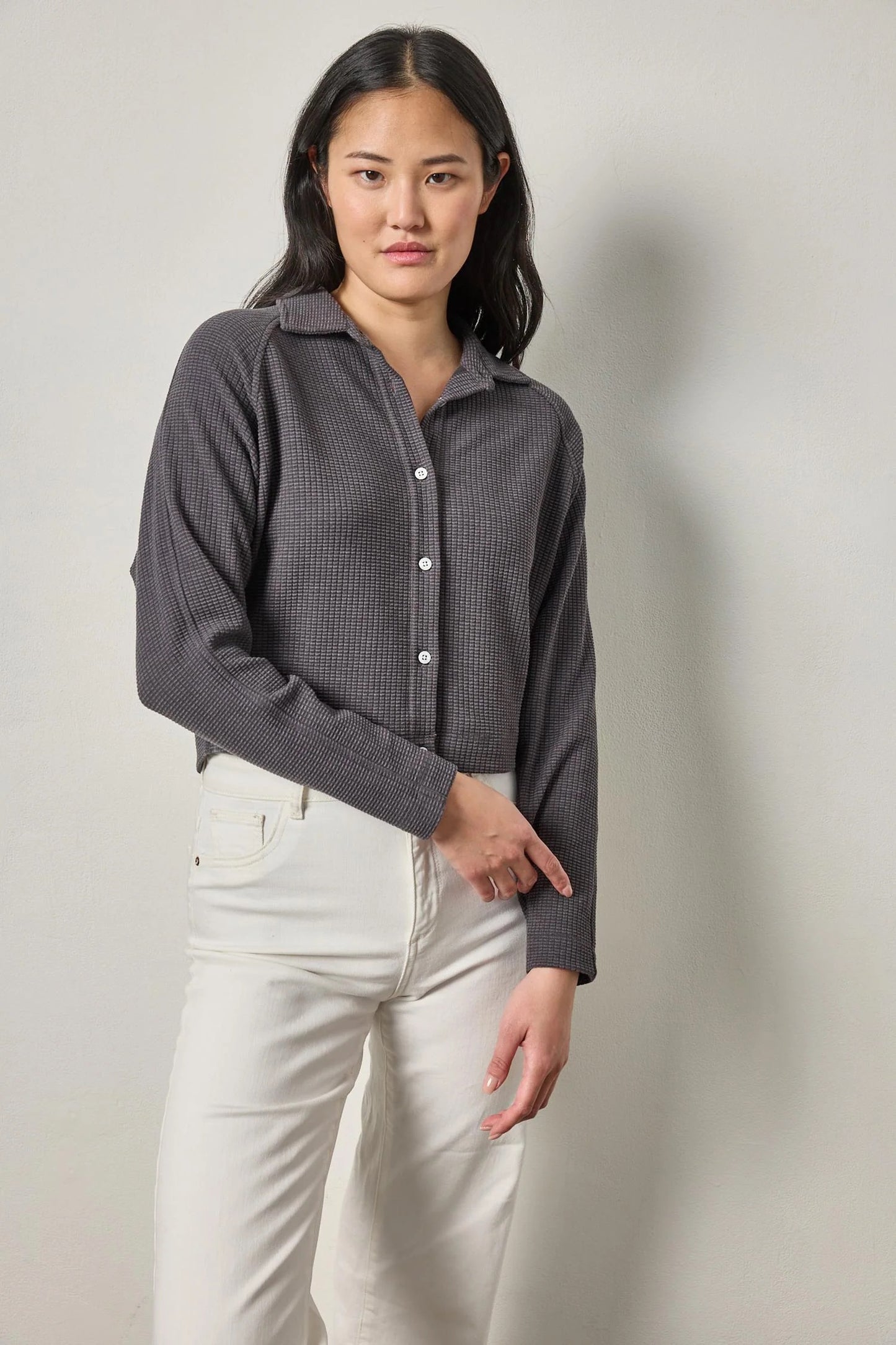 EASY RAGLAN BUTTON DOWN