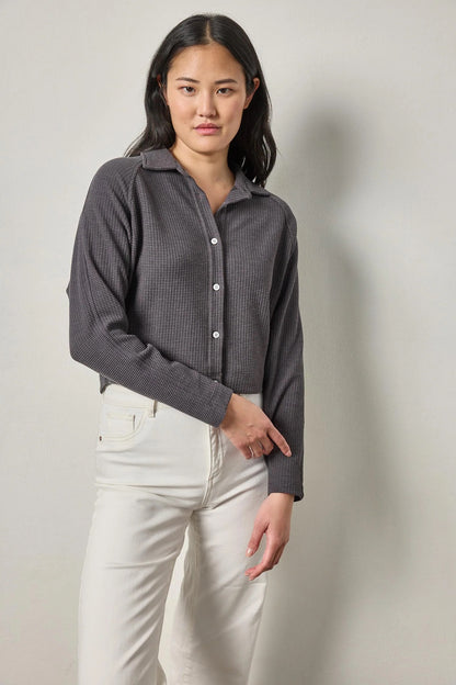 EASY RAGLAN BUTTON DOWN