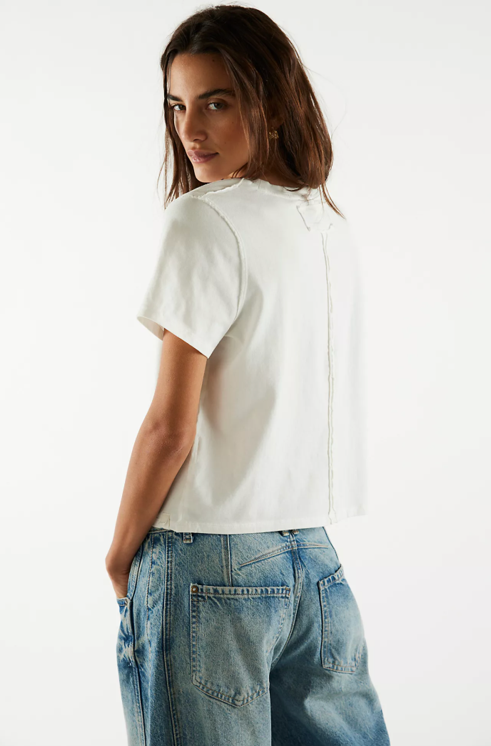 EVERYDAY TEE