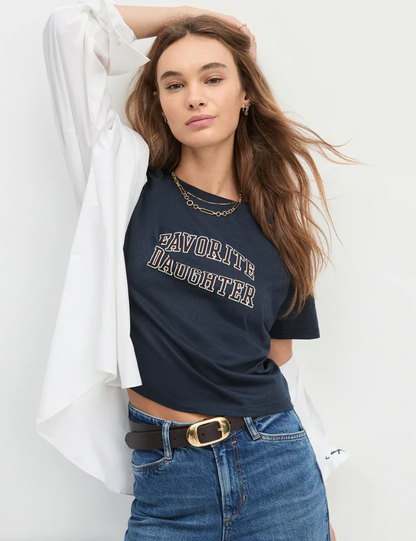 FAVORITE DAUGHTER CROPPED COLLEGIATE TEE
