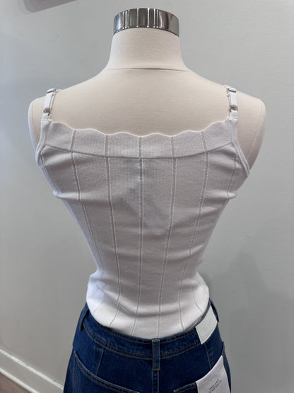 SCALLOPED SCOOPNECK TANK TOP