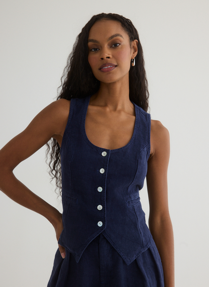 SCOOP NECK VEST