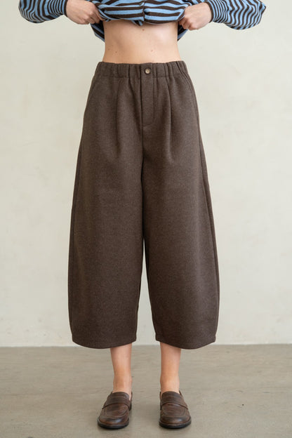 ELASTIC WAIST BARREL TROUSER