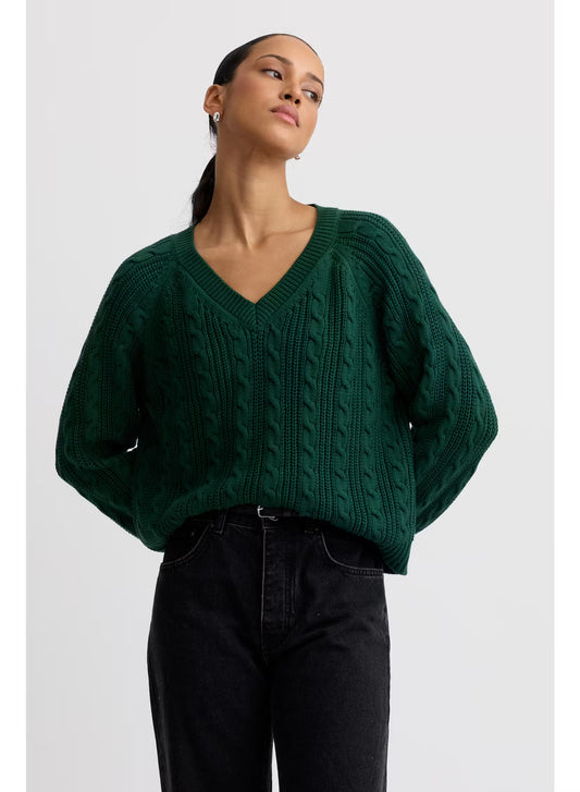 KELSEY VNECK