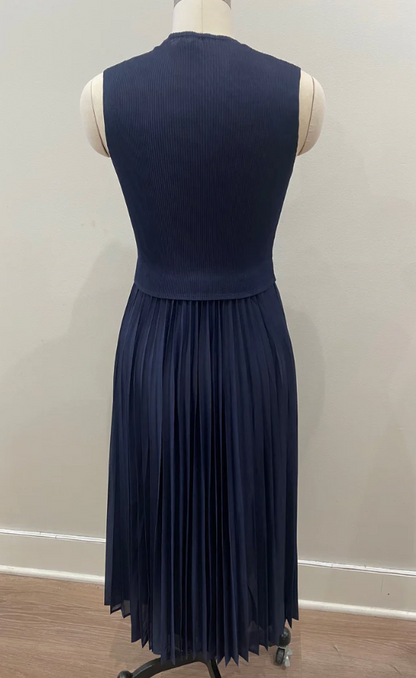 V-NECK MIDI PLEATED DRESS