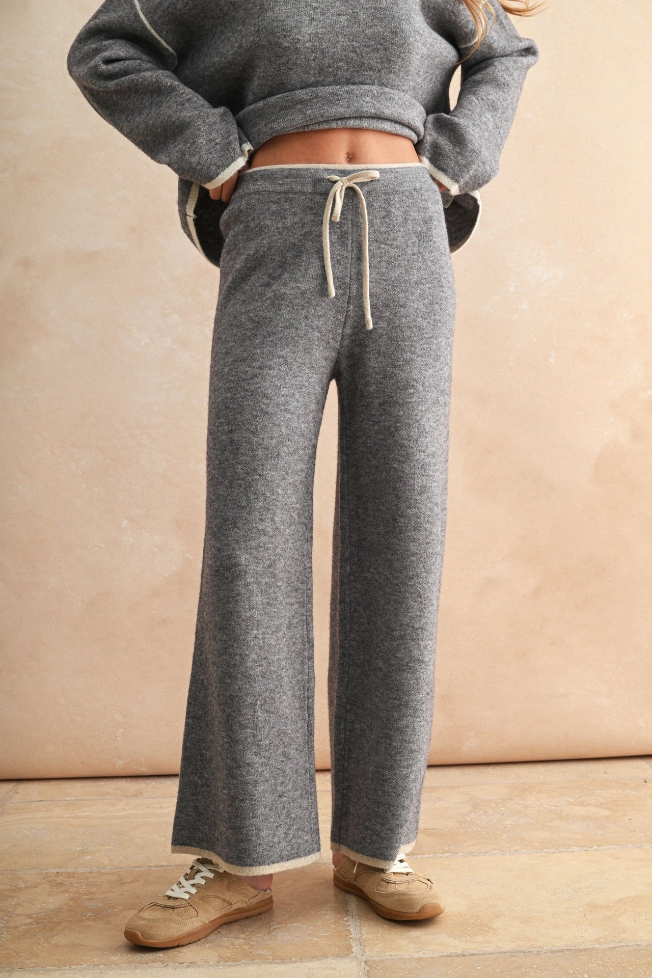 WIDE LEG SWEATER PANTS