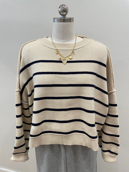 RELAXED CROP SWEATER W/ SIDE SLITS