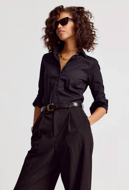 The Essentials Icon Shirt by The Shirt blends timeless style with perfect tailoring. Crisp, flattering, and versatile—your wardrobe staple, redefined.