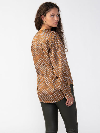 RELAXED MODERN BLOUSE